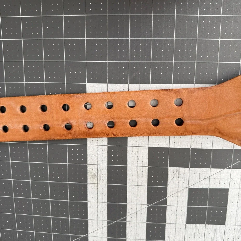 Altus Leather Weightlifting Belt Double Prong Powerlifting Medium‎ 28